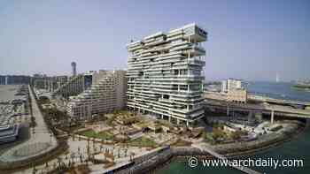 One At Palm Residential Building / SOMA