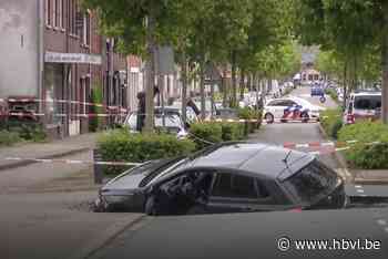 Bestuurster en twee tieners zakken in zinkgat met nieuwe auto: “Sta nog steeds te trillen”