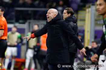 Serge Gumienny ziet dat Anderlecht-coach Brian Riemer over de schreef ging: "Dat is not done"