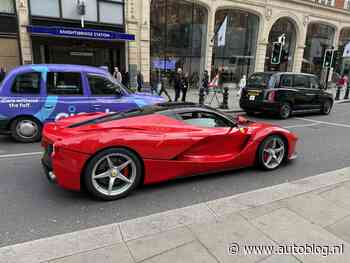 Gespot – miljoenen kostende LaFerrari in de stad