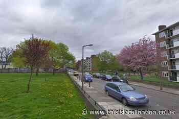 Restons Crescent Sidcup stabbing: Man taken to hospital