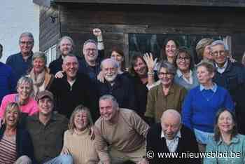 “Kampioen zijn blijft plezant”: acteurs en crew houden reunië op ‘hun’ voetbalveld in Ranst