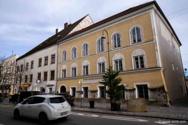 4 Germans caught marking Hitler's birthday outside Nazi dictator's birthplace in Austria