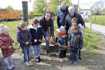 Heksje Lira begeleidt wandelaars met fantasie voor route in Ettingebos