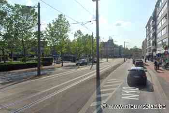 Fietser zwaargewond bij dodehoekongeval met vrachtwagen in Mortsel