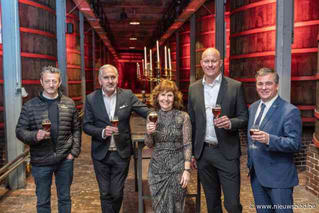 Het Foederhuis is gloednieuwe hotspot op brouwerijsite Rodenbach: “Hier kan je iets eten of drinken tussen de eikenhouten foeders”