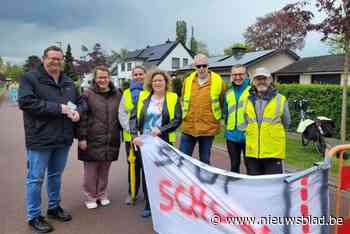 Verkeerswerkgroep en basisschool De Brug voeren samen actie in Rode Kruislaan: “Respecteer de schoolstraat alstublieft!”