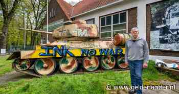 Eef kookt van woede nadat een historische tank met graffiti is bespoten: ‘Waar haal je het lef vandaan?’