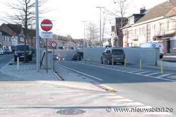Chauffeur rijdt zich vast met vrachtwagen in tunnel: “Ik was afgeleid en heb de kraan niet ingeklapt”“