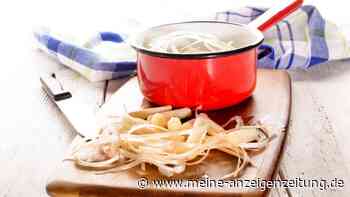 So leicht verwandeln Sie Spargelreste in aromatische Brühe