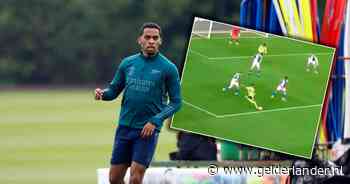 Wat een rentree! Jurriën Timber maakt wereldgoal na maandenlange revalidatie