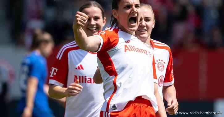 Bayern-Fußballerinnen weiter auf Titelkurs