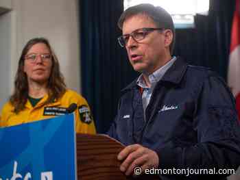 Rebuilt town of Slave Lake at threshold of wildfire again