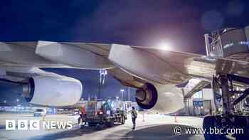 Plane refuelling staff to walk out at Heathrow