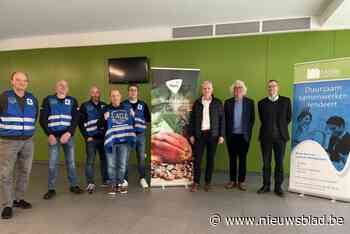 Jarige buurtvereniging, grootste chocofabriek van land en bedrijvenpark feesten samen met Sinksen in spiegelpaleis