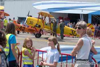 Dertigste Antwerp Stampe Fly In op luchthaven van Deurne