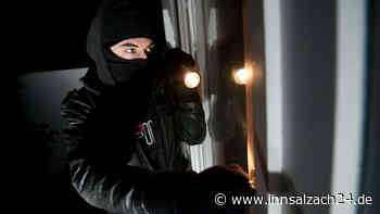 Unbekannte brechen in Kindergarten und Baucontainer in Ampfing ein und klauen Bargeld