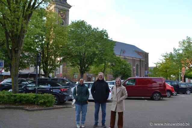 Werkgroep van Verkeerscommissie vormt Dorpsplein één dag om tot bruisende leefruimte: “Voorproef van wat kan als duurzame mobiliteit en gemeenschapszin centraal staan”