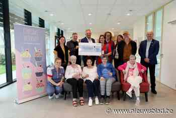 Gemeente Bredene schenkt cheque van ruim 1.600 euro in kader van onderzoek naar Alzheimer