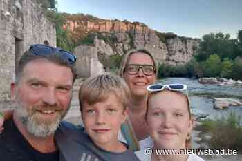 Ieper kleurt roze voor Karla (43), die stierf bij tragisch auto-ongeval: “Ze was de mooiste mama”