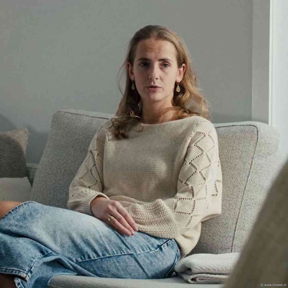 Mariëlle, slachtoffer van kruisboogschutter, bungelde aan balkon terwijl ze 112 belde: "Jullie zien me wel hangen"