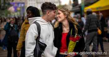 Op één dag in het jaar geven de Catalanen elkaar massaal boeken en rozen cadeau
