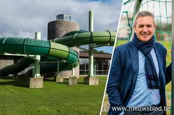 Zwembad Brasschaat dient klacht in tegen Eddy Snelders nadat bekend raakt dat hij stiekem bezoekers filmde in de kleedhokjes