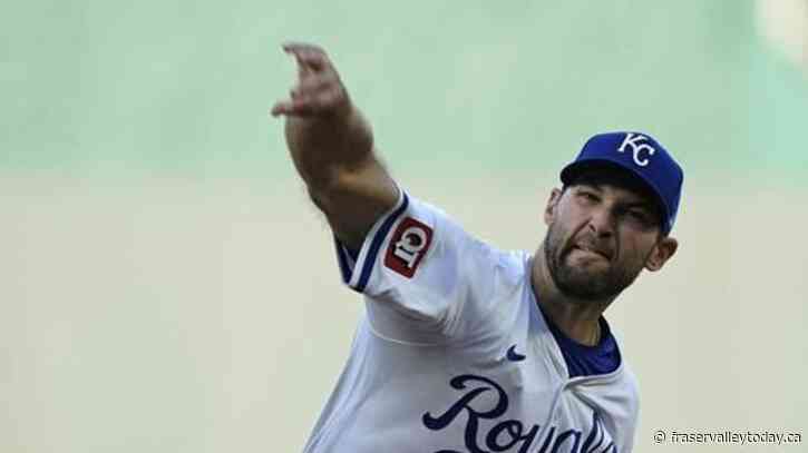 Witt cashes in on Guerrero error as Royals edge Blue Jays 3-2