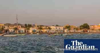 At least 21 migrants dead after boat capsizes off coast of Djibouti