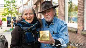 Laatste twee Stolpersteine geplaatst, Soesja Citroen rondt project af: 'Laten we ze onderdeel van ons leven maken'