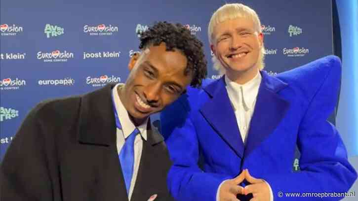 Wie is Appie Mussa, die naast Joost Klein op het Songfestivalpodium staat?