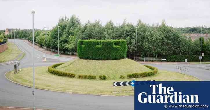 ‘This one’s like a castle!’ The hunt for the world’s wildest, daftest and most beautiful hedges