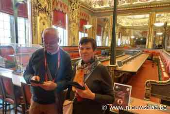 Nieuwe videogidsen moeten Brusselse stadhuis nog toegankelijker maken: “Bezoekers kunnen gebouw op eigen tempo ontdekken”