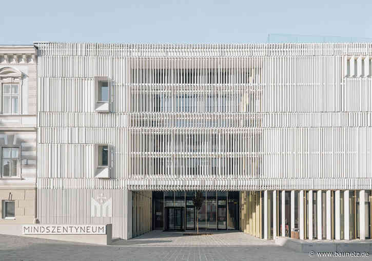 Museum im Priestergewand
 - Konkrét Stúdió und TSPC in Ungarn