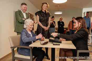 Identiteitskaart aanvragen kan voortaan ook in het woonzorgcentrum: “Dienstverlening tot bij de mensen brengen”