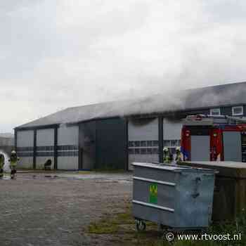 112 Nieuws: Botsing tussen scooter en auto in Enschede | Veel materiële schade bij schuurbrand in Genemuiden