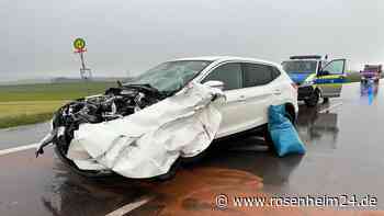 Unfall zwischen Auto und Bulldog bei Hausmehring