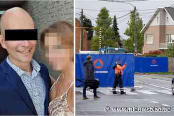 Mathias D. (44) toont hoe hij ‘wellnessmoord’ op zijn vrouw pleegde: “Zwaar onder de indruk toen hij woning binnenstapte”