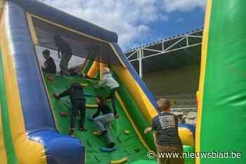 Lekker buiten spelen op de sportterreinen in Buul
