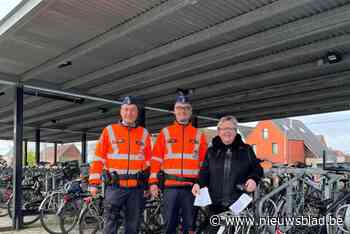 Politie labelt weesfietsen tijdens actie aan station