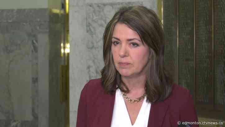 Alberta premier stands by pick of 'contrarian' chair to lead COVID-19 data review