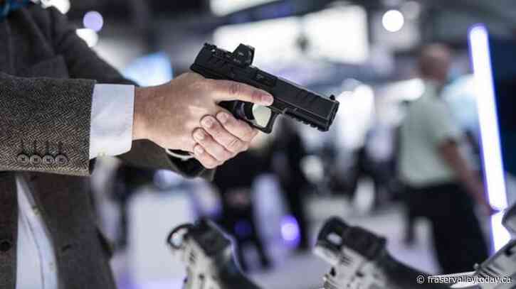 Police who found loaded gun in ‘man purse’ did not profile suspect: Quebec judge