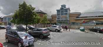 Men 'tried to steal from Mercedes' at Lakeside car park