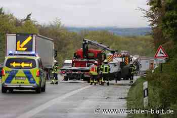 Unfall bei Starkregen: Auto überschlägt sich auf der A2