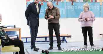 Mariënvelder Jan (88) spreekt koning spontaan toe: ‘Trots dat u vandaag hier bent, in ons kleine dorp’