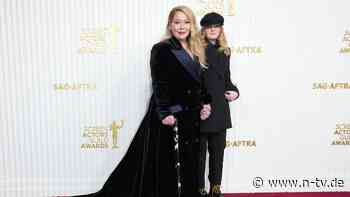 MS + Covid + Sapovirus: Christina Applegate klärt über Erwachsenenwindeln auf