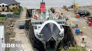 Further delays to repairs on main Arran ferry