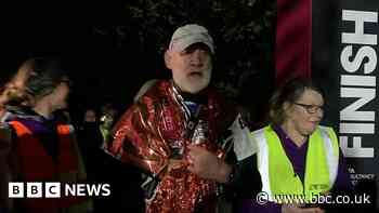 Watch: Man finishes London Marathon after 13 hours