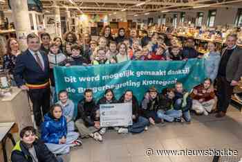 Leerlingen Spanjeschool schenken 500 euro aan Kringwinkel