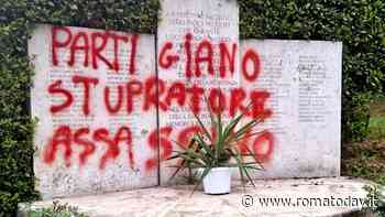 "Partigiano stupratore assassino". Sfregio alla lapide di Forte Bravetta
